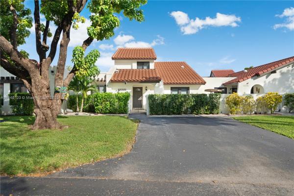 Town Villas In The Crossings, 13381 SW 115th Ter, The Crossings, Florida 33186, image 3
