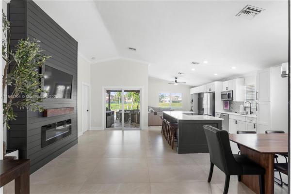 Walden Lake, 20530 SW 1st St, Pembroke Pines, Florida 33029, image 1