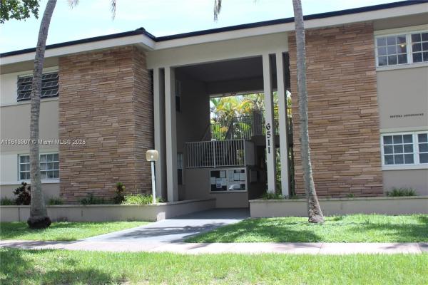Santona, 6511 Santona St #C-17, Coral Gables, Florida 33146, image 1