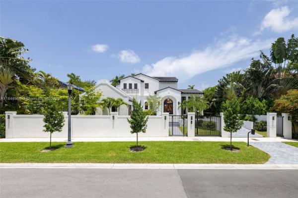 Sunset Lake, 2321 N Bay Rd, Miami Beach, Florida 33140, image 1