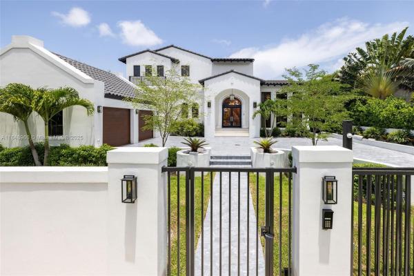 Sunset Lake, 2321 N Bay Rd, Miami Beach, Florida 33140, image 2