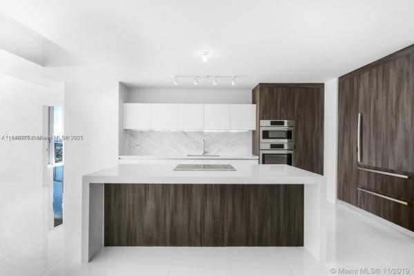 Miami, Florida 33132, image 1