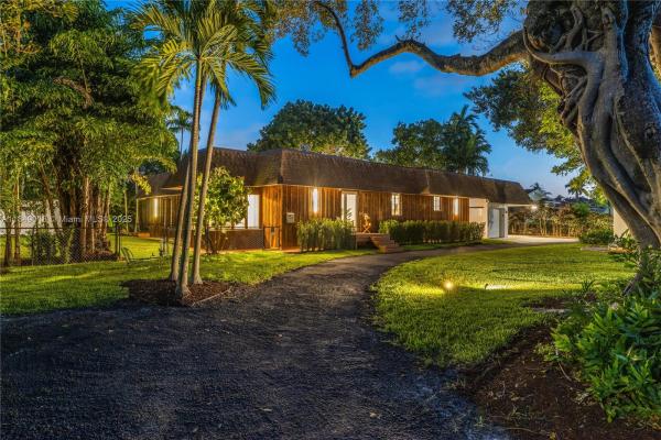 470 NE 113th St, Miami, Florida 33161, image 2