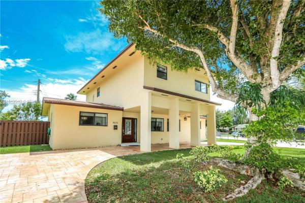 8035 SW 102nd Ave #8035, Unincorporated Dade County, Florida 33173, image 1