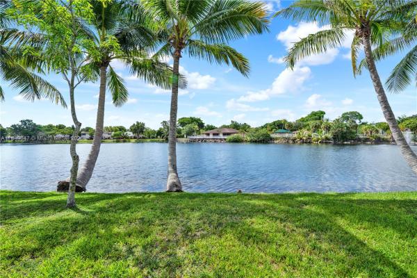 Snapper Creek Townhouses, 11338 SW 69th Ln, Kendall, Florida 33173, image 2