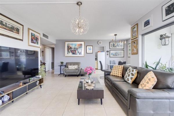 Hillcrest, 4330 Hillcrest Dr #519, Hollywood, Florida 33021, image 2