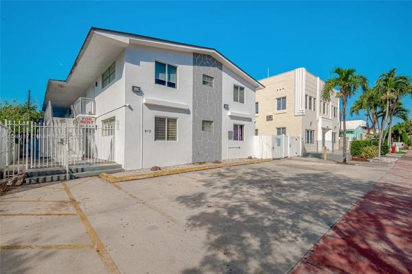 Oceanside Isle Of Normandy, 6910 Bay Dr #6, Miami Beach, Florida 33141, image 1
