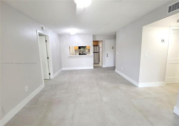 Banyan Tree, 9728 Hammocks Blvd #201-27, The Hammocks, Florida 33196, image 3