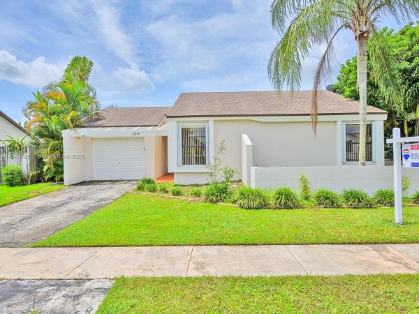 Bonaventure Lakes, 16742 Royal Poinciana Dr, Weston, Florida 33326, image 1