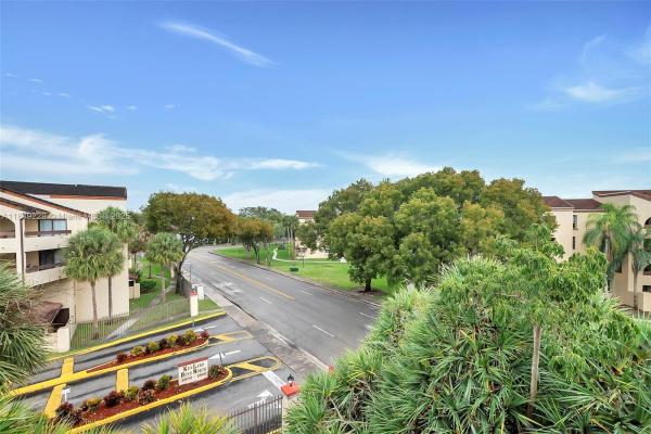 Kenland Bend North, 8800 SW 123rd Ct #J210, The Crossings, Florida 33186, image 2