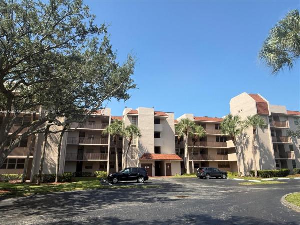 Sabal Palm Of Pine Island Ridge, 1920 Sabal Palm Dr #201, Davie, Florida 33324, image 1