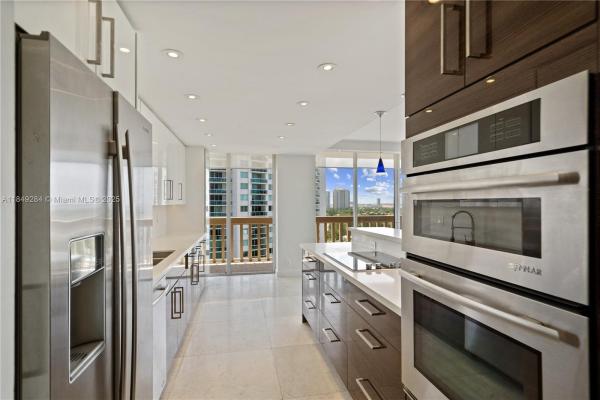 Turnberry Towers, 19355 Turnberry Way #9D, Aventura, Florida 33180, image 1
