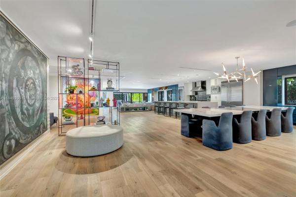 Mid Golf, 2152 Prairie Ave, Miami Beach, Florida 33139, image 1