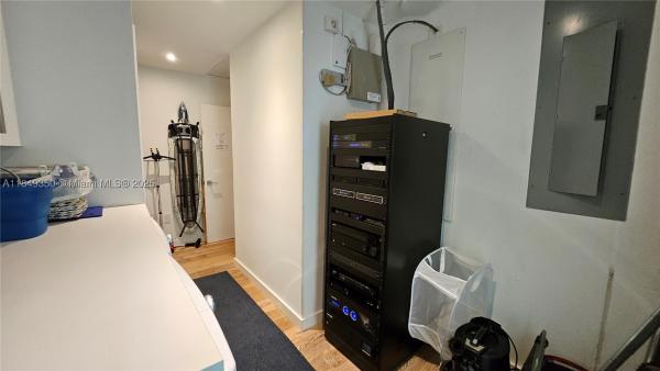Mid Golf, 2152 Prairie Ave, Miami Beach, Florida 33139, image 2