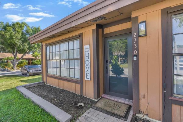 Cedarwoods At Pembroke Lakes, 2330 Croton Ct, Pembroke Pines, Florida 33026, image 2