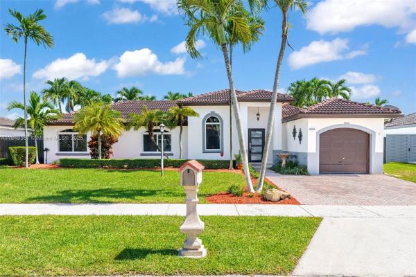 15398 SW 172nd Ter, Unincorporated Dade County, Florida 33187, image 1