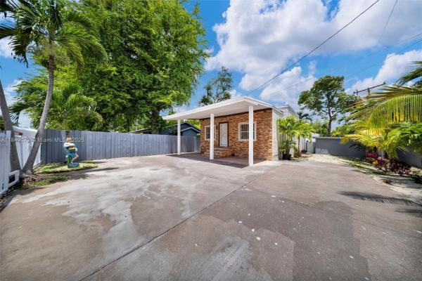 Crosel Heights, 221 NW 75th St, Miami, Florida 33150, image 3