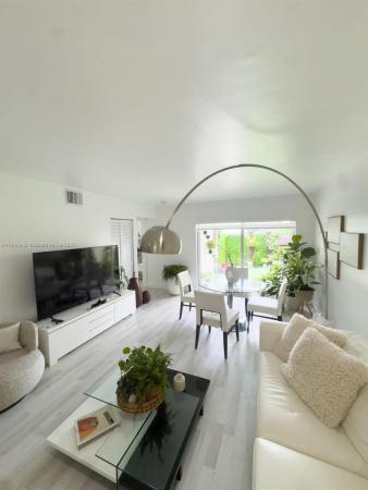 1112 NW 125th Pl #102, Unincorporated Dade County, Florida 33182, image 1