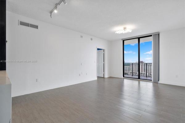 Puerta De Palmas, 888 S Douglas Rd #1415, Coral Gables, Florida 33134, image 2