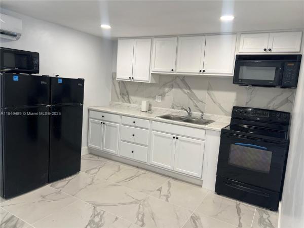 Seaboard Park, 360 NE 174th St #1, North Miami Beach, Florida 33162, image 1