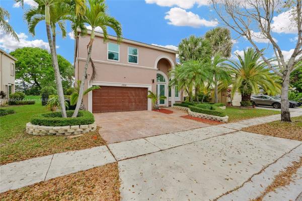Lido Isles, 1500 SW 171st Ter, Pembroke Pines, Florida 33027, image 1
