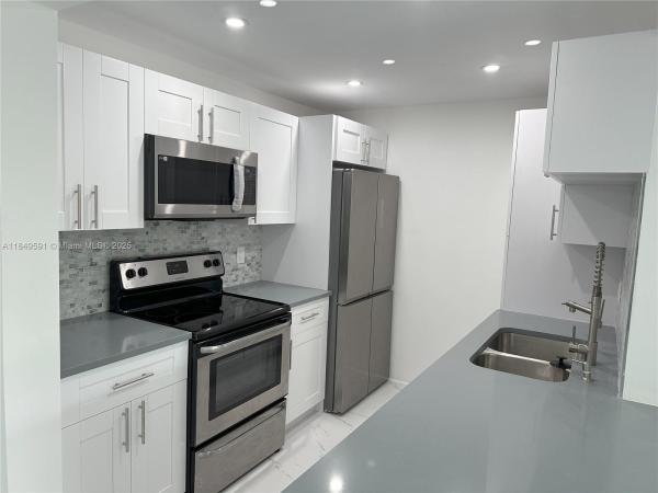 Casa Del Rio, 450 NW 20th St #1020, Boca Raton, Florida 33431, image 1