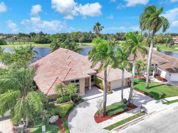 The Laurels, 620 W Laurel Ln W, Pembroke Pines, Florida 33027, image 1