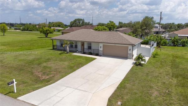 2038 Ne 25th St, Cape Coral, Florida 33909, image 1