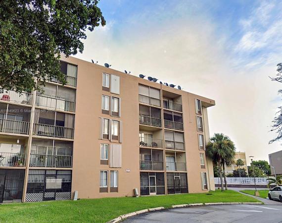 9120 Fontainebleau Blvd 404, Miami, Florida 33172, image 1