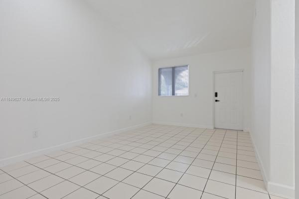1663 SE 27th Dr #208, Unincorporated Dade County, Florida 33035, image 1