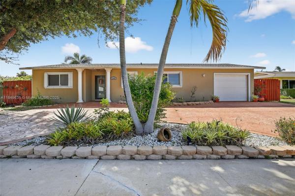 Pembroke Lakes, 1700 NW 111th Ave, Pembroke Pines, Florida 33026, image 1