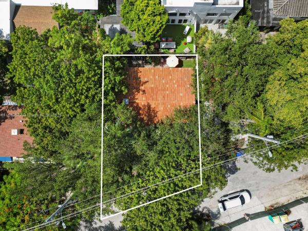 East Shenandoah, 3310 SW 1st Ave, Miami, Florida 33145, image 2