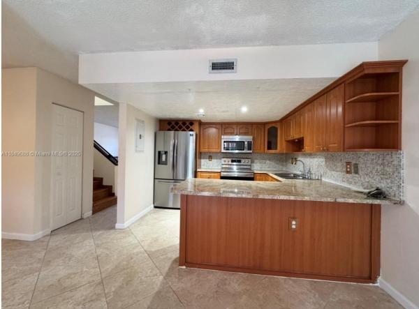 570 NW 109th Ave #1204, Fountainebleau, Florida 33172, image 3