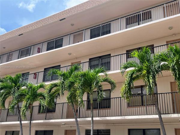 Sunrise Lakes 4, 2901 N Nob Hill Rd #203, Sunrise, Florida 33322, image 1