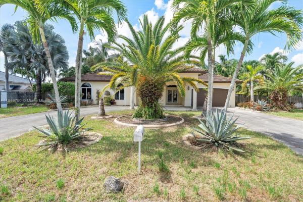 Estate Mansions, 12920 SW 220th Ter, Goulds, Florida 33170, image 2