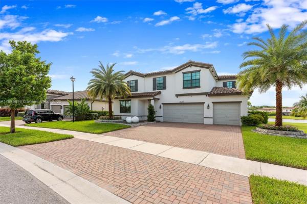 BellaSera, 3520 Haldin Pl, Royal Palm Beach, Florida 33411, image 2