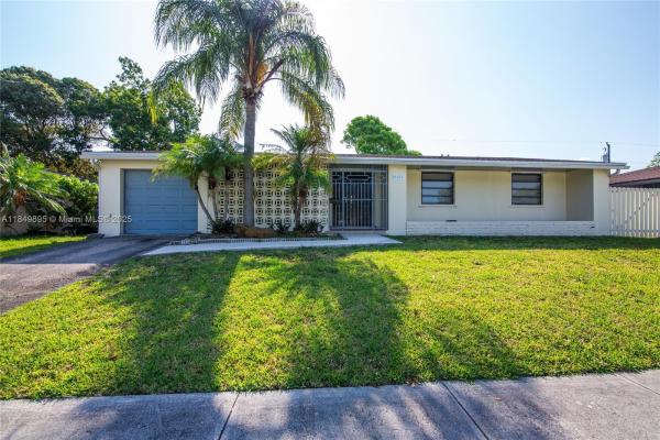 16221 SW 102nd Ave, Unincorporated Dade County, Florida 33157, image 1