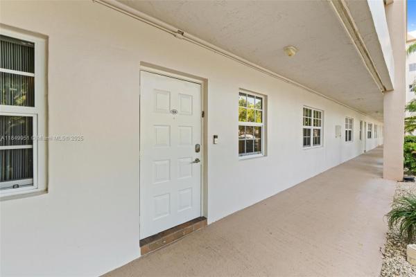 Palm-Aire Country Club 6, 3970 Oaks Clubhouse Dr #104, Pompano Beach, Florida 33069, image 2