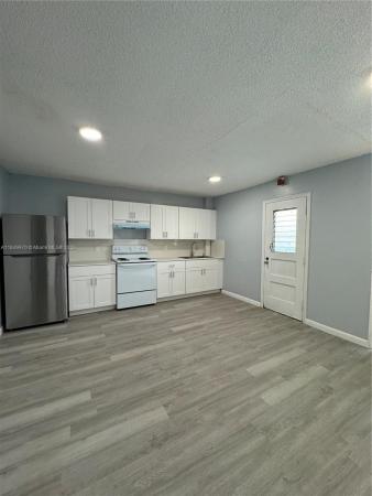 6840 Pembroke Rd #215, Pembroke Pines, Florida 33023, image 1