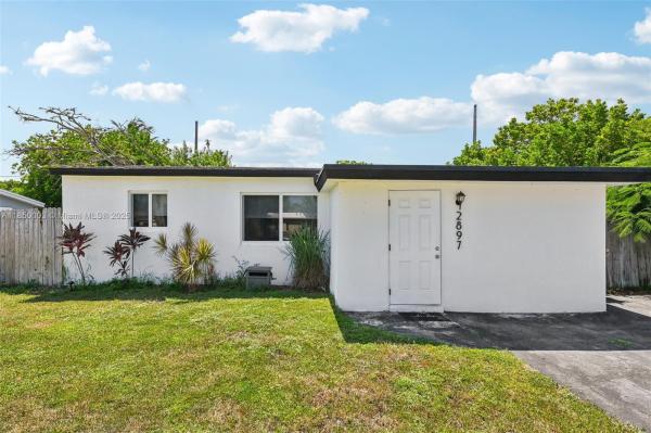 Collier Manor, 2897 NE 12th Ave, Pompano Beach, Florida 33064, image 1
