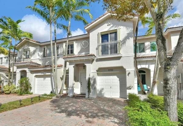 5733 NW 112th Pl, Doral, Florida 33178, image 1