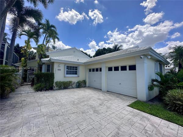 Wilshire, 1251 E Wilshire Cir E, Pembroke Pines, Florida 33027, image 1