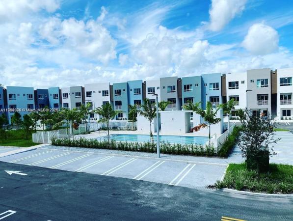 2505 NE 193rd St 4204, Miami, Florida 33180, image 1