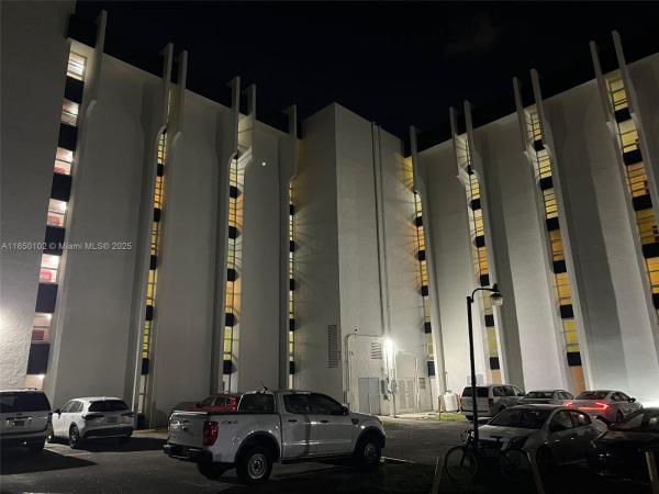 9682 Fontainebleau Blvd 401, Miami, Florida 33172, image 1