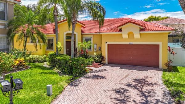 Emerald Courts, Weston, Florida 33331, image 2