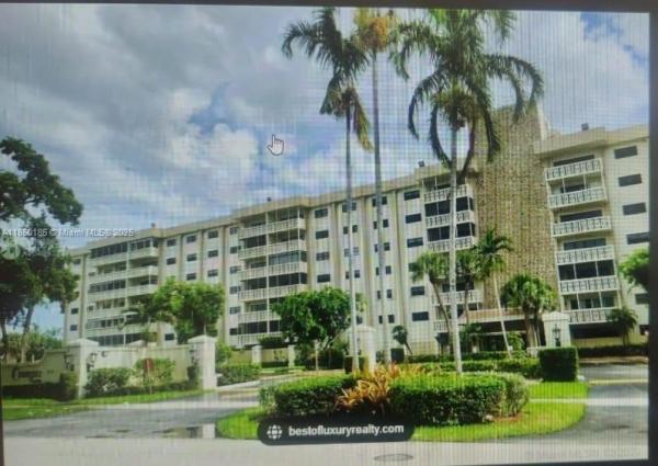 800 NE 195 St 215, Unincorporated Dade County, Florida 33179, image 1