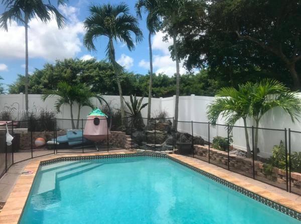 Amberwoods, 21595 Redbay Rd, Boca Raton, Florida 33433, image 2