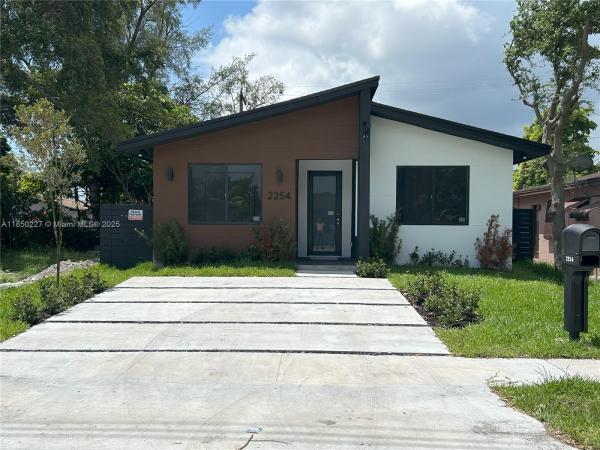 Liberia, 2254 Greene St, Hollywood, Florida 33020, image 1