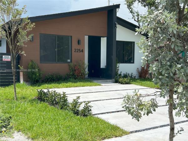 Liberia, 2254 Greene St, Hollywood, Florida 33020, image 2