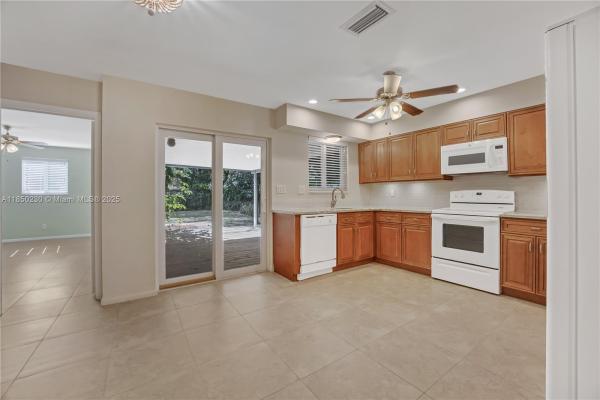 Pinehurst, 830 SW 18th St, Fort Lauderdale, Florida 33315, image 1
